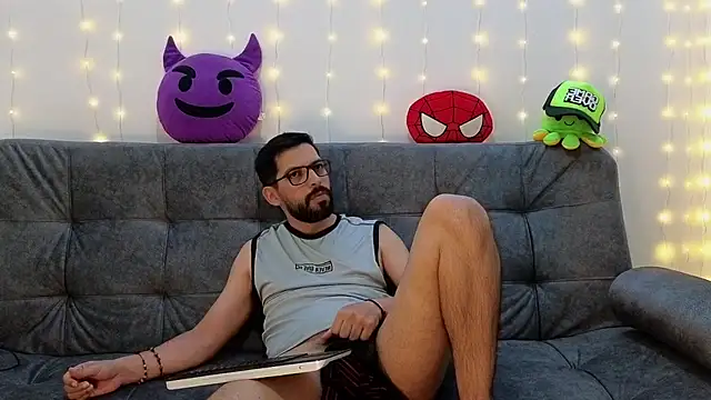 Snapshot of ErickBrant chatting on March 2025 12:26:02 AM ErickBrant online show from March 2025 12:26:02 AM