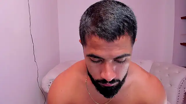 Snapshot of Santiago_huntt chatting on January 2025 12:26:02 PM Santiago huntt online show from January 2025 12:26:02 PM