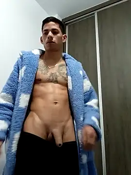 Snapshot of Mikeherz777 chatting on January 2025 04:44:01 PM Mikeherz777 online show from January 2025 04:44:01 PM