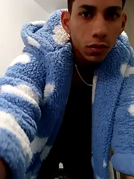 Snapshot of Mikeherz777 chatting on January 2025 04:09:01 PM Mikeherz777 online show from January 2025 04:09:01 PM