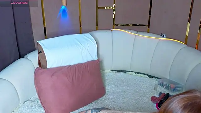 emilytrays online show from May 2026 06:47:01 PM