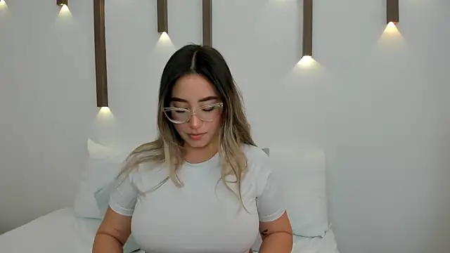 Snapshot of antonella_cutie_ chatting on January 2025 03:09:01 PM antonella cutie online show from January 2025 03:09:01 PM
