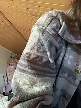 mewKate online show from April 2026 05:04:02 PM