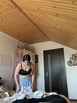 mewKate online show from May 2026 04:23:02 PM