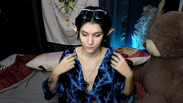 Snapshot of Hyeon_Jin chatting on January 2025 12:00:01 AM Hyeon Jin online show from January 2025 12:00:01 AM