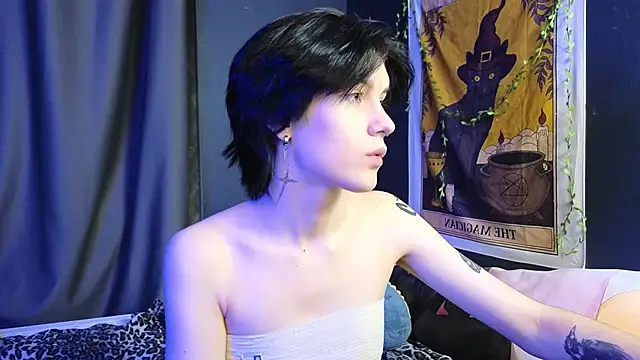 Snapshot of Hyeon_Jin chatting on February 2025 08:34:01 PM Hyeon Jin online show from February 2025 08:34:01 PM