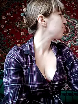 Snapshot of Calibers2932 chatting on February 2025 12:44:02 PM Calibers2932 online show from February 2025 12:44:02 PM