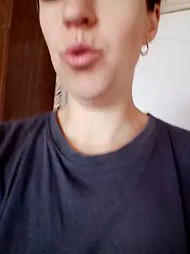 Snapshot of Calibers2932 chatting on October 2025 08:15:02 AM Calibers2932 online show from October 2025 08:15:02 AM