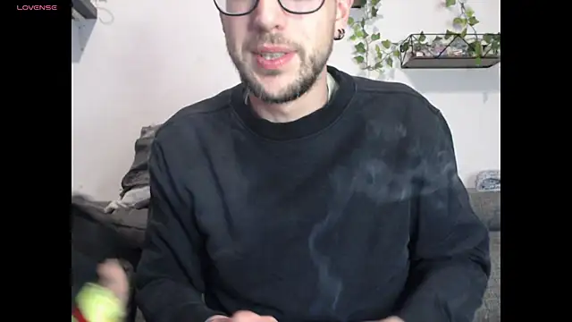 Snapshot of wawarruis chatting on March 2025 11:33:01 PM wawarruis online show from March 2025 11:33:01 PM