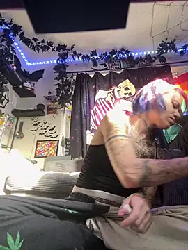 trashbrat online show from April 2026 11:21:01 PM