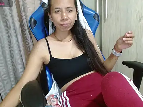 Danielagomez33 online show from April 2026 10:37:02 PM