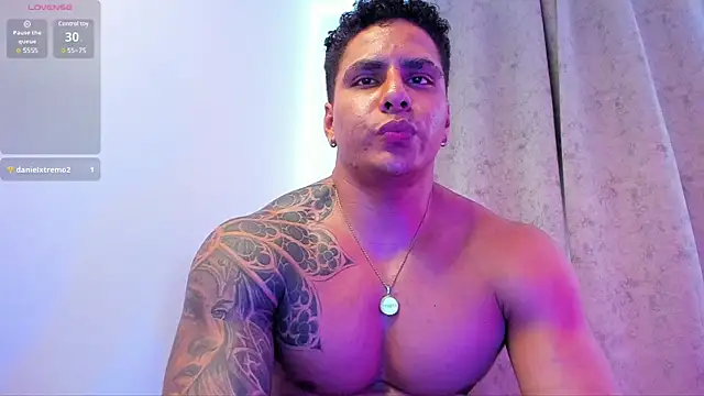 Maximoscott online show from January 2025 06:20:02 PM