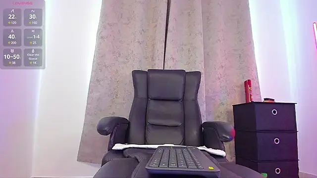 Maximoscott online show from February 2025 01:09:02 PM