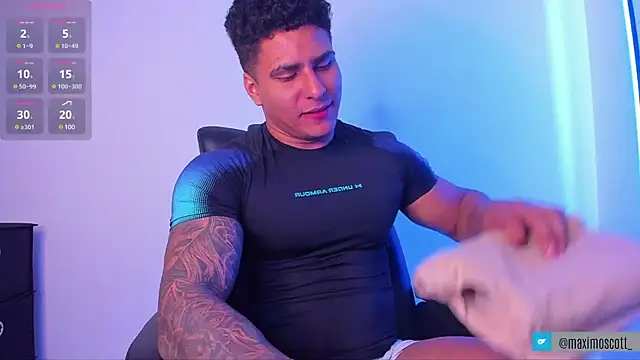 Maximoscott online show from February 2025 01:11:02 PM