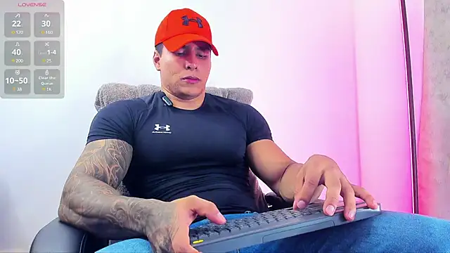 Maximoscott online show from March 2025 06:16:01 PM