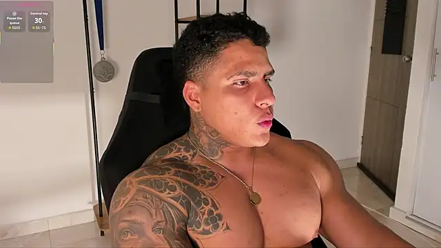 Maximoscott online show from September 2025 11:38:01 PM