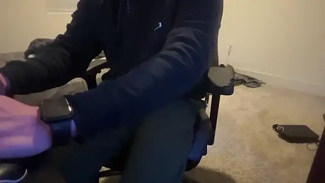 Snapshot of zadddy781 chatting on December 2025 02:05:01 AM zadddy781 online show from December 2025 02:05:01 AM