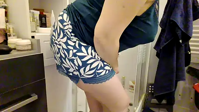 sweetinside  online show from January 2025 05:33:02 PM