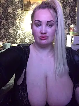 VikiiStoun online show from April 2026 09:21:02 PM