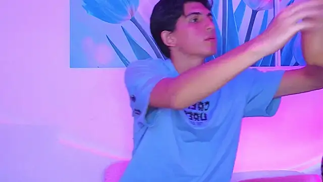 Ana and Leo online show from December 2025 02:37:02 PM