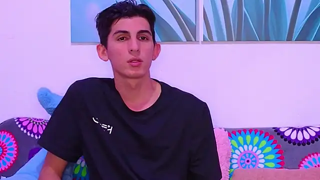 Ana and Leo online show from January 2026 02:21:01 PM