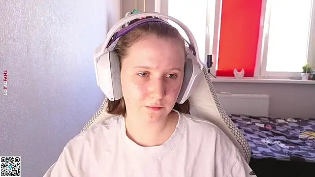 mon lola online show from September 2025 01:25:02 PM