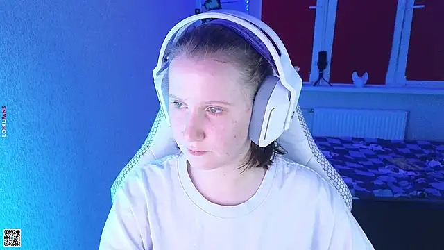 mon lola online show from October 2025 04:28:01 PM