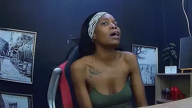 Snapshot of Ebonydivaxxx chatting on September 2025 06:47:02 AM Ebonydivaxxx online show from September 2025 06:47:02 AM