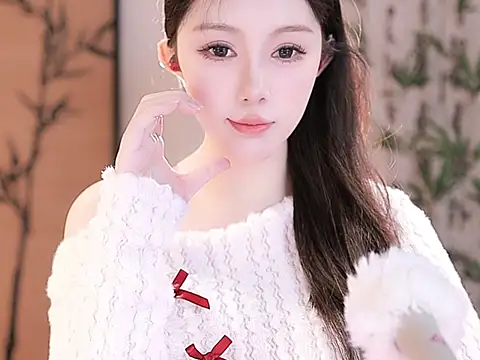 Summer-Momo online show from March 2025 05:42:01 AM