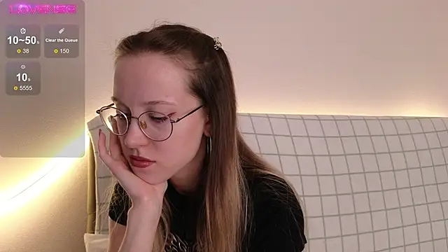 Snapshot of MaryBliss chatting on October 2025 09:46:01 PM MaryBliss online show from October 2025 09:46:01 PM