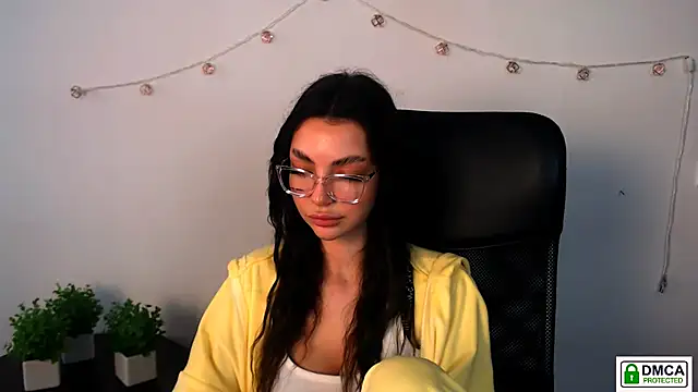 Lexi Jous online show from April 2026 01:41:02 PM