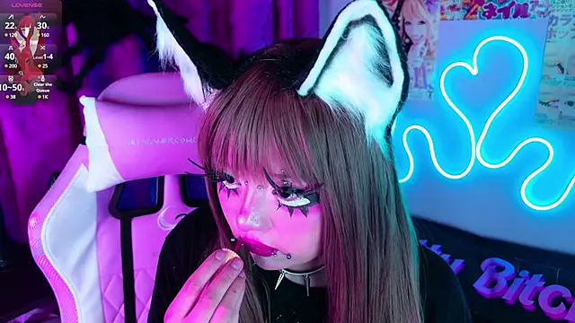 LaytonBox online show from March 2025 06:26:02 AM