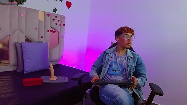 Snapshot of Axel_tay chatting on February 2025 03:14:02 AM Axel tay online show from February 2025 03:14:02 AM