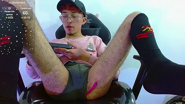 Snapshot of Axel_tay chatting on February 2025 06:43:02 AM Axel tay online show from February 2025 06:43:02 AM