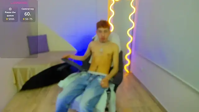 Snapshot of Axel_tay chatting on October 2025 03:31:02 AM Axel tay online show from October 2025 03:31:02 AM