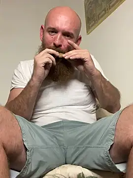 Snapshot of 32XRedBeard chatting on January 2025 07:15:01 PM 32XRedBeard online show from January 2025 07:15:01 PM