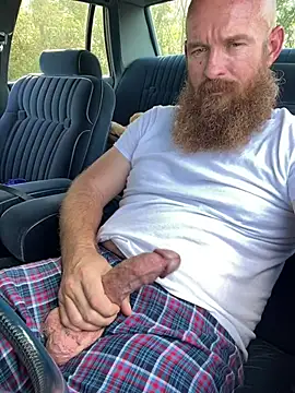 Snapshot of 32XRedBeard chatting on February 2025 09:16:02 PM 32XRedBeard online show from February 2025 09:16:02 PM