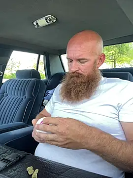 Snapshot of 32XRedBeard chatting on March 2025 05:20:01 PM 32XRedBeard online show from March 2025 05:20:01 PM