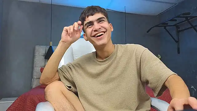 Tommy18   online show from February 2025 06:39:01 AM