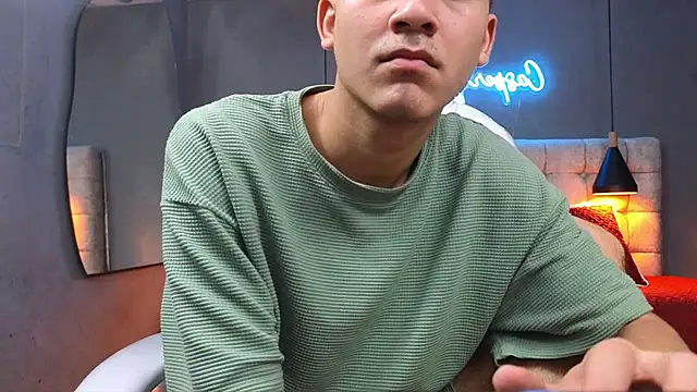 Tommy18   online show from February 2025 09:22:02 AM