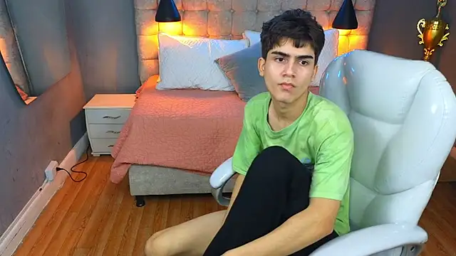 Tommy18   online show from March 2025 10:16:02 AM