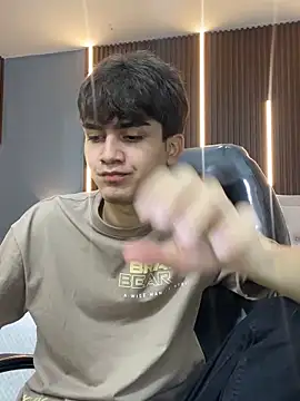 Tommy18   online show from September 2025 03:33:02 AM