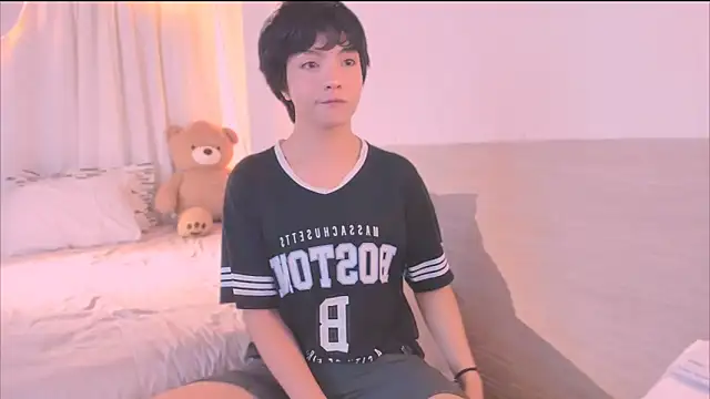 AllanYong18 online show from November 2025 11:00:01 AM