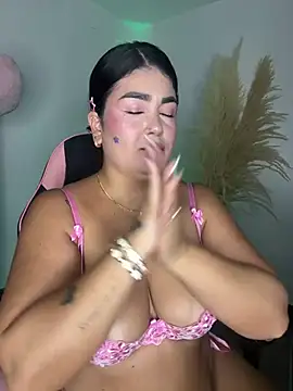 Snapshot of karla_hotgirl chatting on June 2026 01:10:02 AM karla hotgirl online show from June 2026 01:10:02 AM