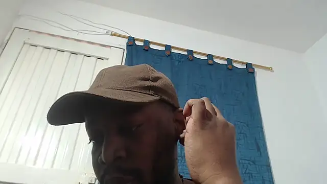 Snapshot of strong__anthony chatting on April 2026 04:54:02 PM strong anthony online show from April 2026 04:54:02 PM