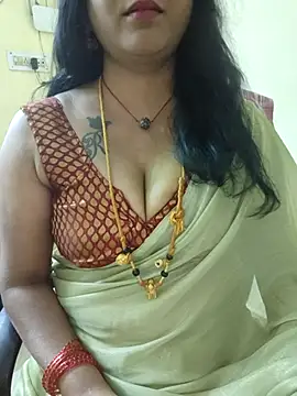 Snapshot of sriyazhini chatting on February 2025 05:19:02 AM sriyazhini online show from February 2025 05:19:02 AM