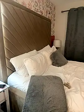 lucyRose xoxox online show from October 2025 05:41:02 PM