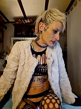 Snapshot of MissParadise40 chatting on March 2025 09:27:01 PM MissParadise40 online show from March 2025 09:27:01 PM