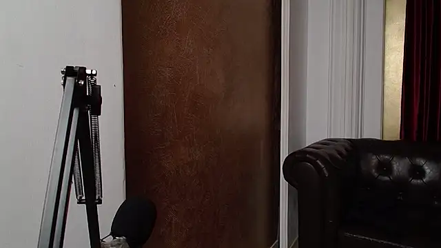 Snapshot of AdamJamesonn chatting on January 2025 12:27:01 PM AdamJamesonn online show from January 2025 12:27:01 PM