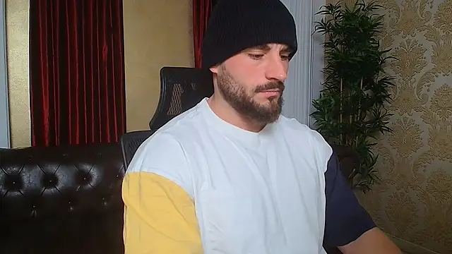 Snapshot of AdamJamesonn chatting on March 2025 05:38:02 AM AdamJamesonn online show from March 2025 05:38:02 AM